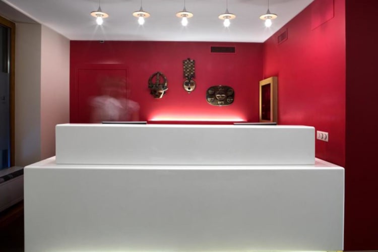 Reception desk